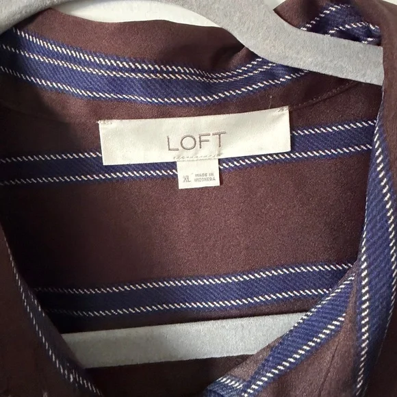 Button down - Picture 2 of 3